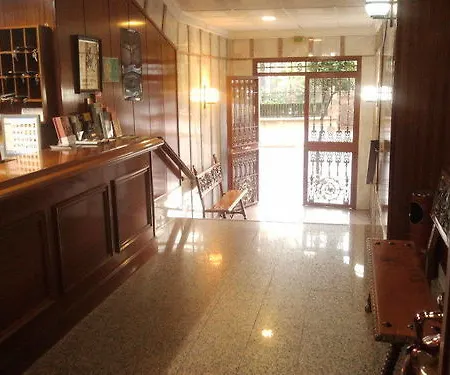 Royal 2* روندا
